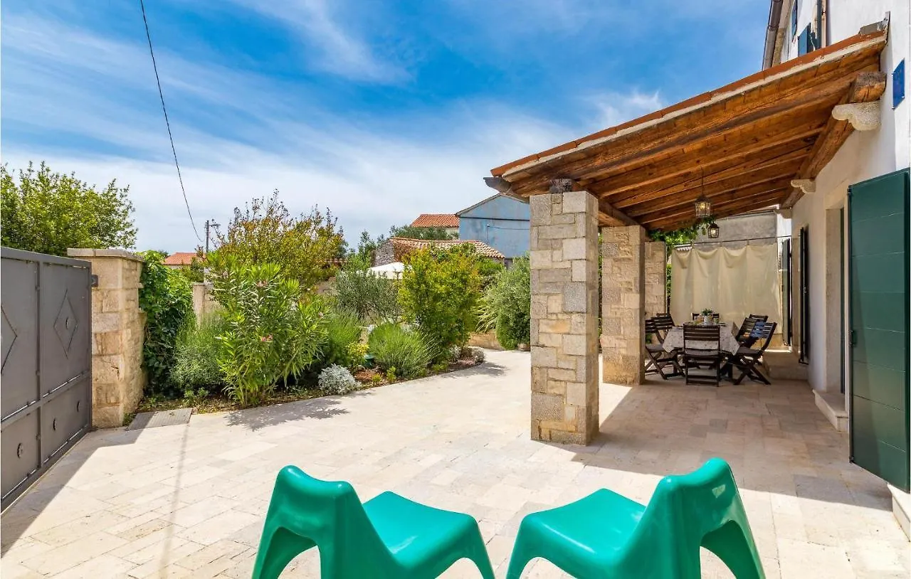 Amazing Home In Liznjan With Kitchen Croatia